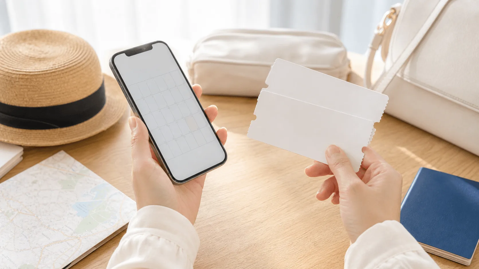 スマートフォンでパークチケットを表示して確認する手元のイメージ